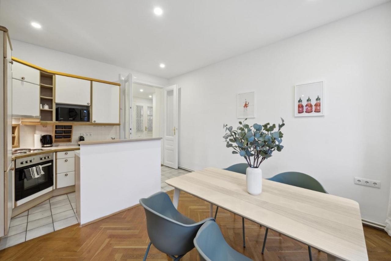 Big Spacious Central Apartment In Wien Eksteriør bilde